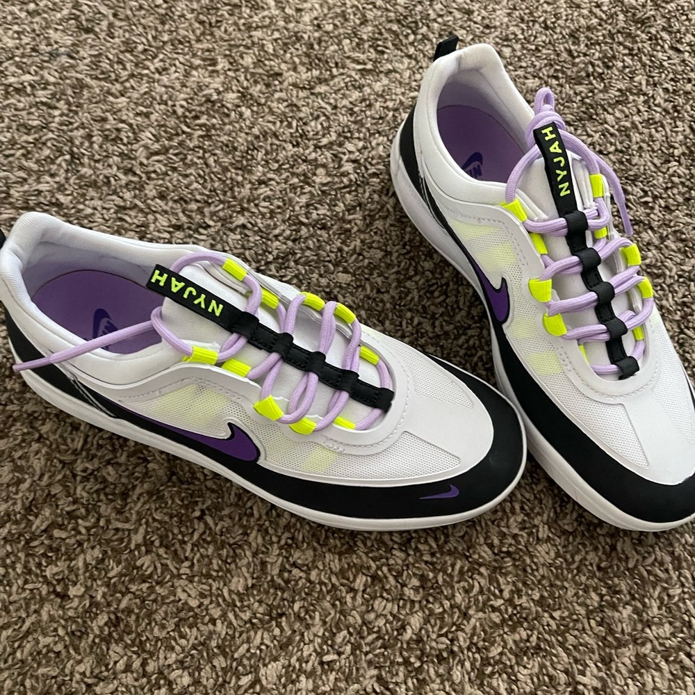 Nike SB Nyjah Free 2 Black Wild Berry